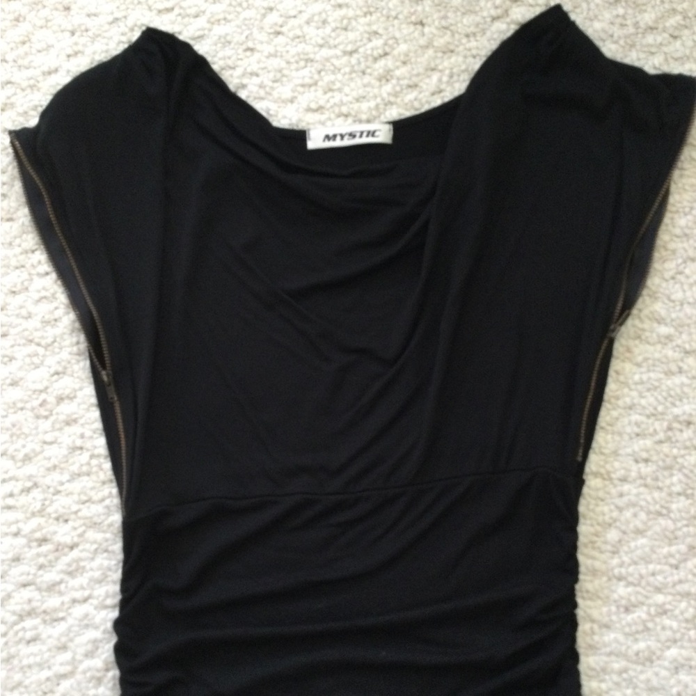Fun LBD - Picture 4 of 6